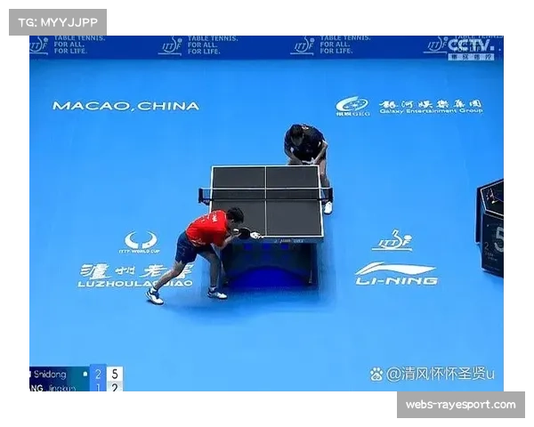 特写：裁判因视线遮挡判罚引争议，双方教练均提出挑战鹰眼